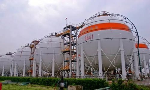 加強(qiáng)安全生產(chǎn)意識，重視現(xiàn)場安全檢查！